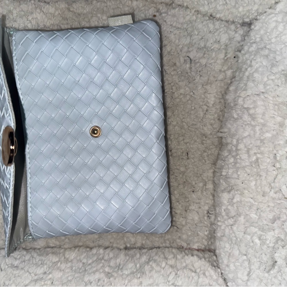 Ipsy Woven Gray Clutch